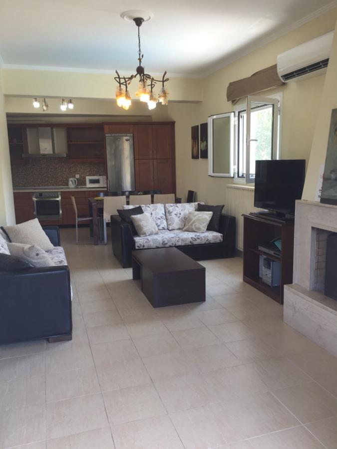 Villa Petrino - Central Flat Location Within Kassiopi. Sleeps 8 外观 照片