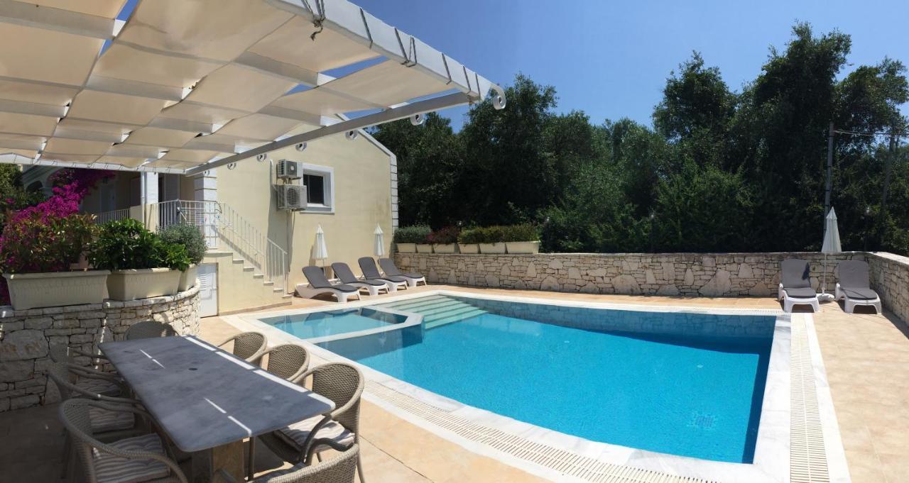 Villa Petrino - Central Flat Location Within Kassiopi. Sleeps 8 外观 照片