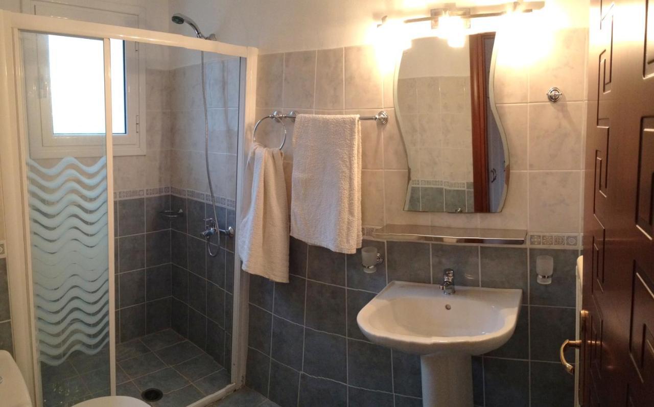 Villa Petrino - Central Flat Location Within Kassiopi. Sleeps 8 外观 照片