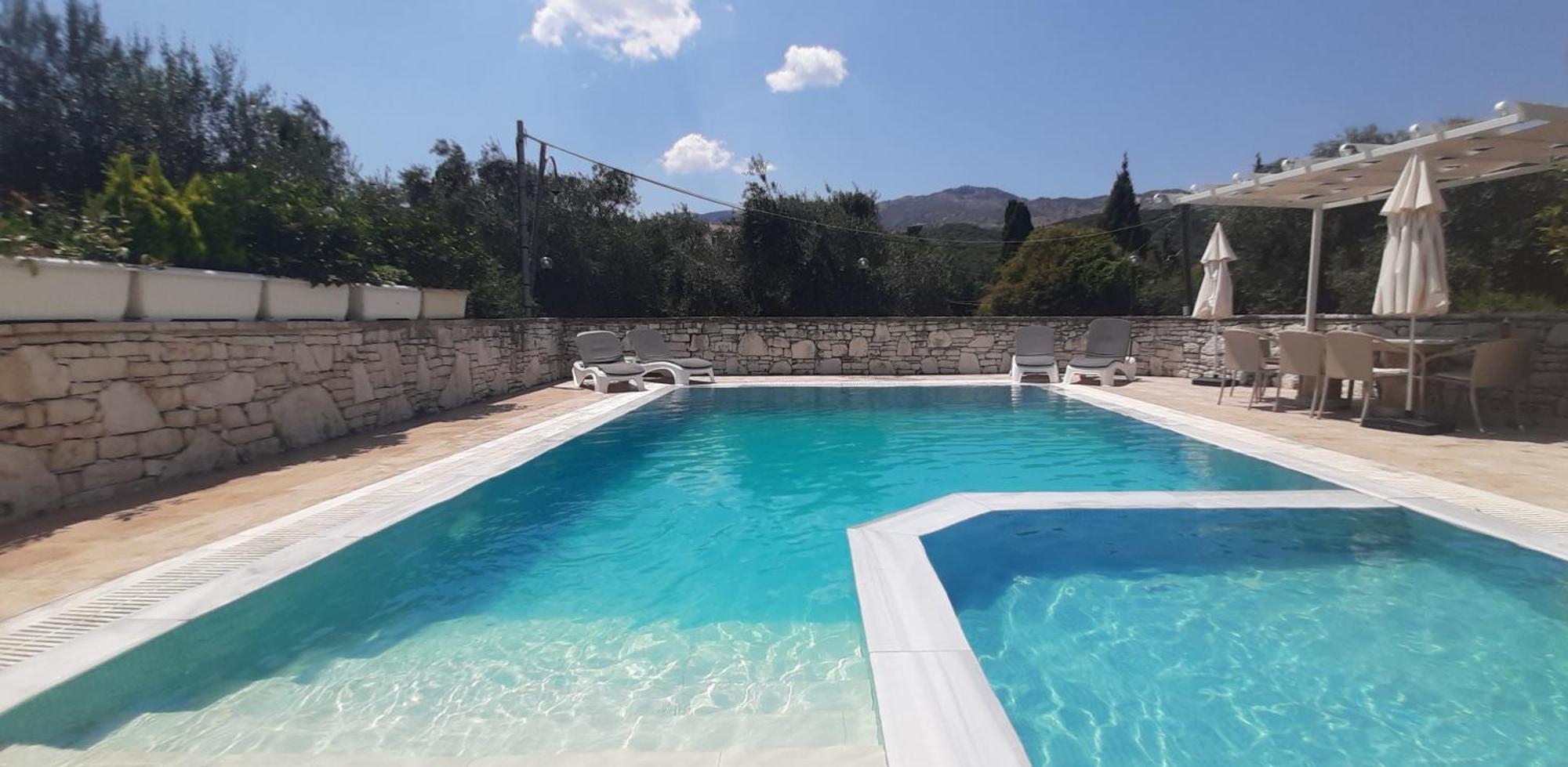 Villa Petrino - Central Flat Location Within Kassiopi. Sleeps 8 外观 照片